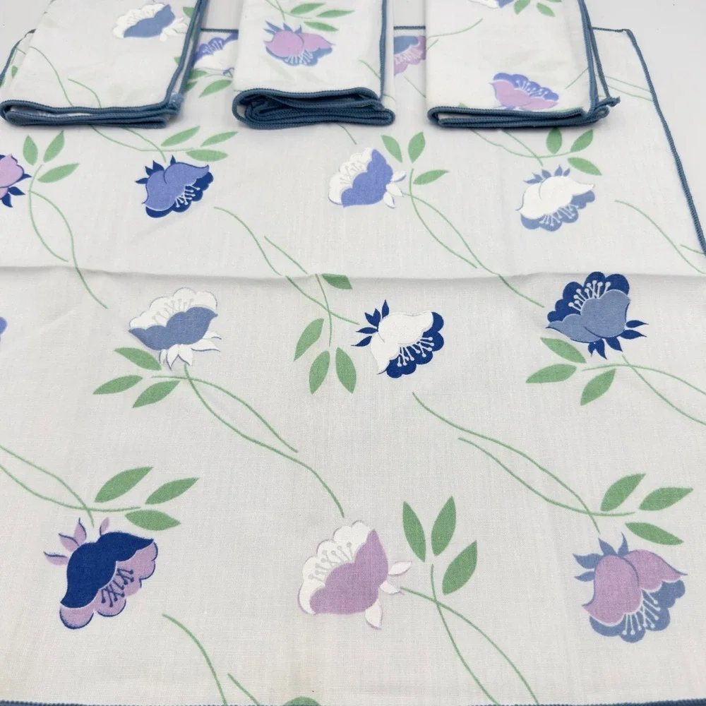 Vintage Floral Napkins White Blue Purple Set of 4 Square 16.5